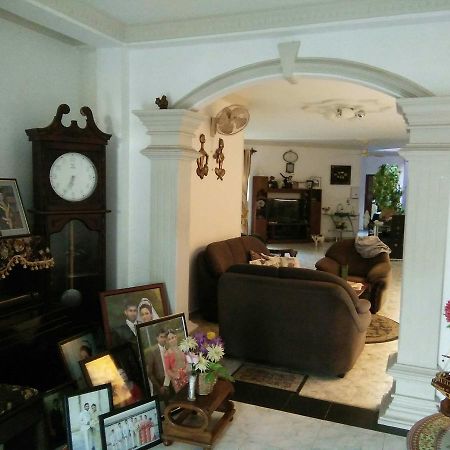 Richmond Hill Villa กอลล์ ภายนอก รูปภาพ